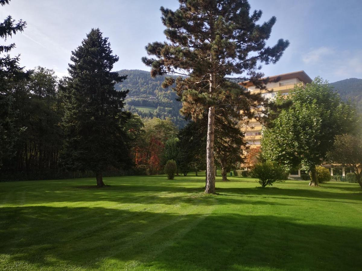Kaernten Ossiacher See Apartment Zwei Zimmer Ferienwohnung Direkter Seezugang Strand Beheizte Schwimmhalle Bodensdorf Luaran gambar